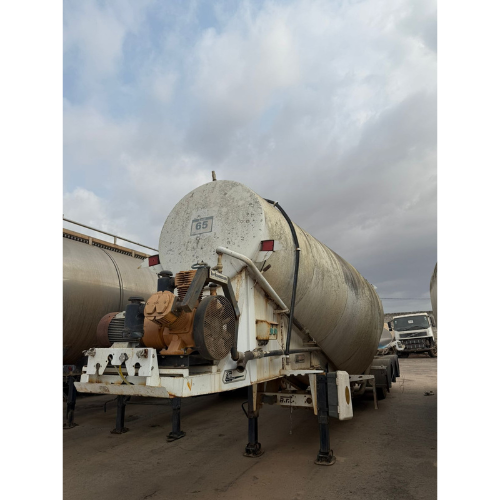 INOPERACIONAL(COMPRESSOR DO
SILO AVARIADO, FALTA, PNEUS 12R22.5, JOGO DE STOP,
EXPALHADORES INTERNOS, PNEUS)